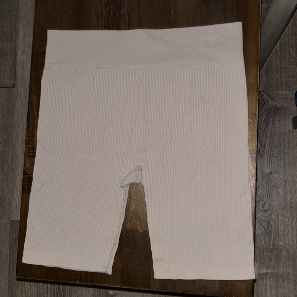 H&M Ribbed Shorts - Picture 2 of 2